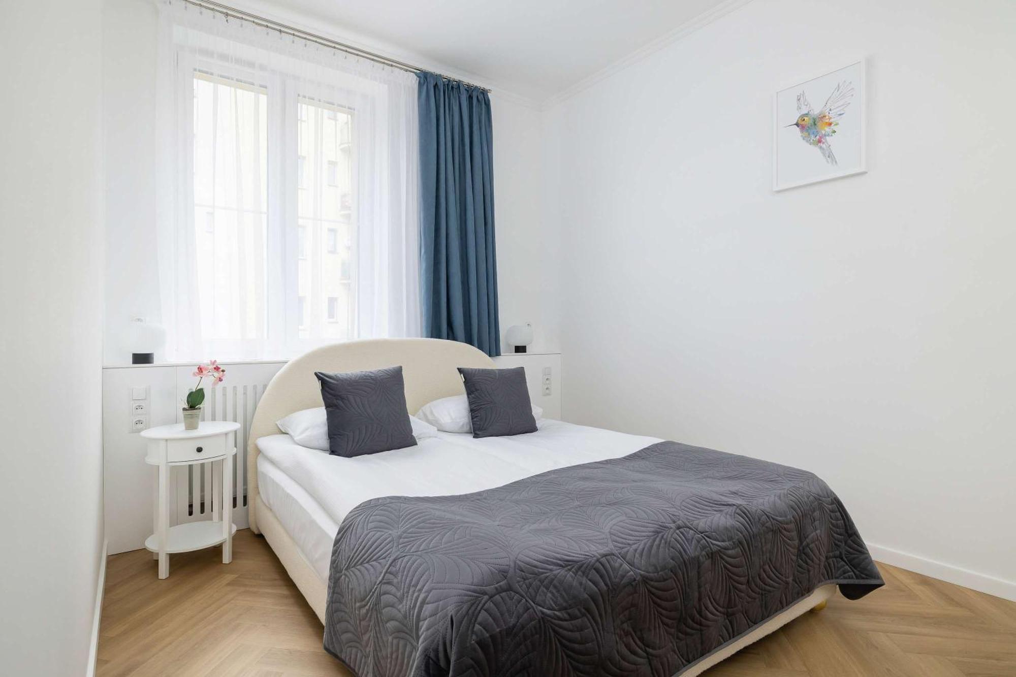 Klimatyzowany W Krakowie Przy Parku Z Dwiema Sypialniami I Biurkiem Do Pracy Zdalnej By Renters Apartment Krakau