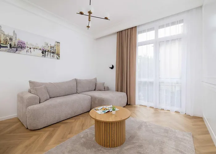 Klimatyzowany Apartament W Krakowie Przy Parku Z Dwiema Sypialniami I Biurkiem Do Pracy Zdalnej By Noclegi Renters