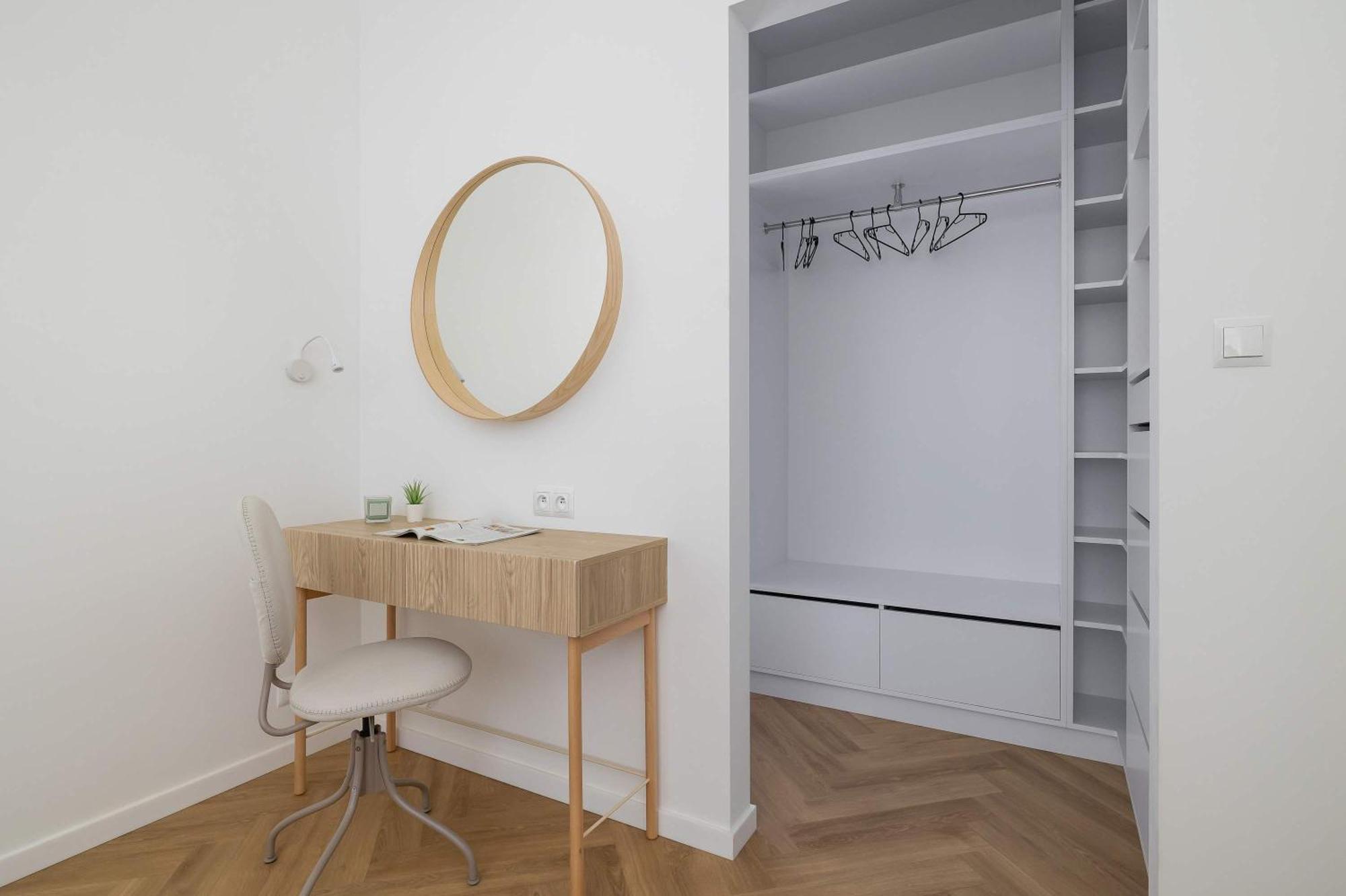 Klimatyzowany W Krakowie Przy Parku Z Dwiema Sypialniami I Biurkiem Do Pracy Zdalnej By Renters Apartment *